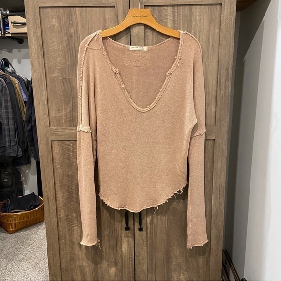 We The Free People Small Sweater Loose Knit V Neck Exposed Seams - Picture 1 of 11